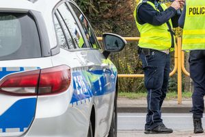 Wypadek radiowozu. Zarzuty dla 2 policjanta