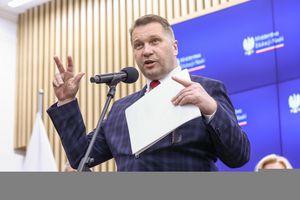 Podwyżki dla nauczycieli. Czarnek: 100 procent więcej niż w 2015 roku