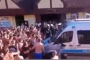 pedofil na basenie