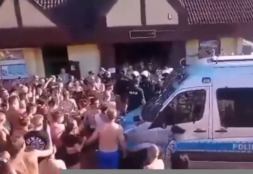 pedofil na basenie
