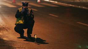 Policjant na miejscu wypadku
