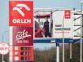 Tanie paliwo w Polsce? Tyle litrów można kupić za przeciętną pensję   