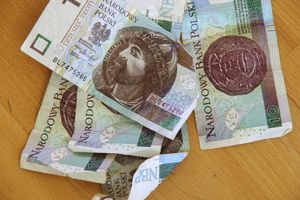 Polacy zadłużeni w parabankach