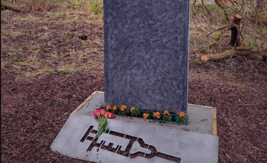 Antyszczepionkowy pomnik