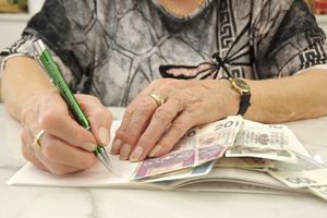 Brakuje kasy na trzynastki