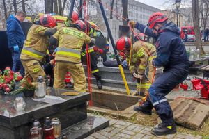 Lublin. Mężczyzna wpadł do grobu