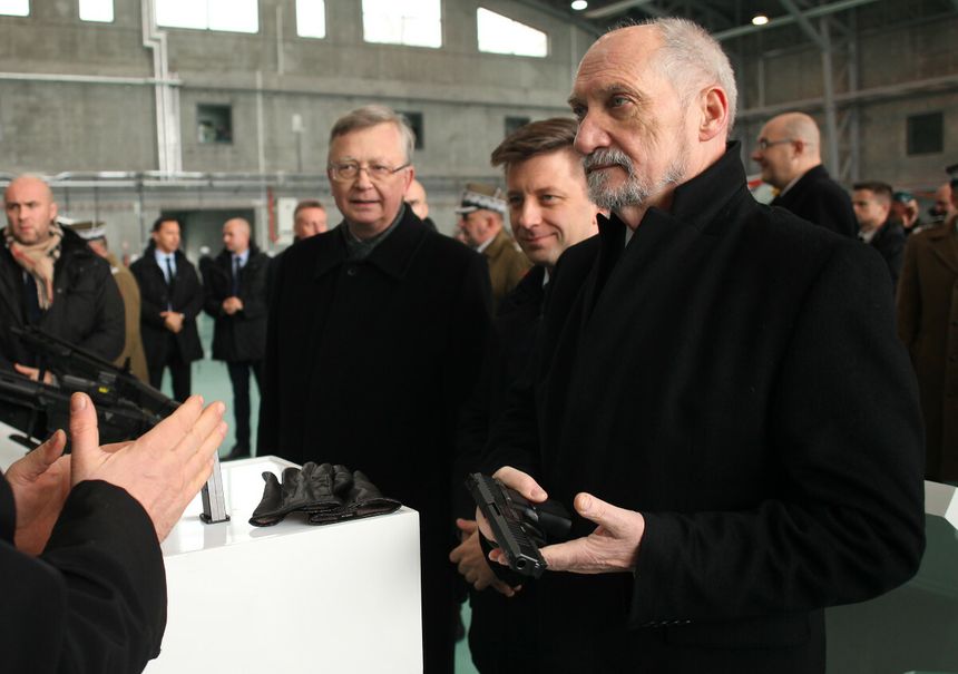 2017 rok. Kierownictwo MON - Wojciech Falkowski , Michal Dworczyk , Antoni Macierewicz fot. 