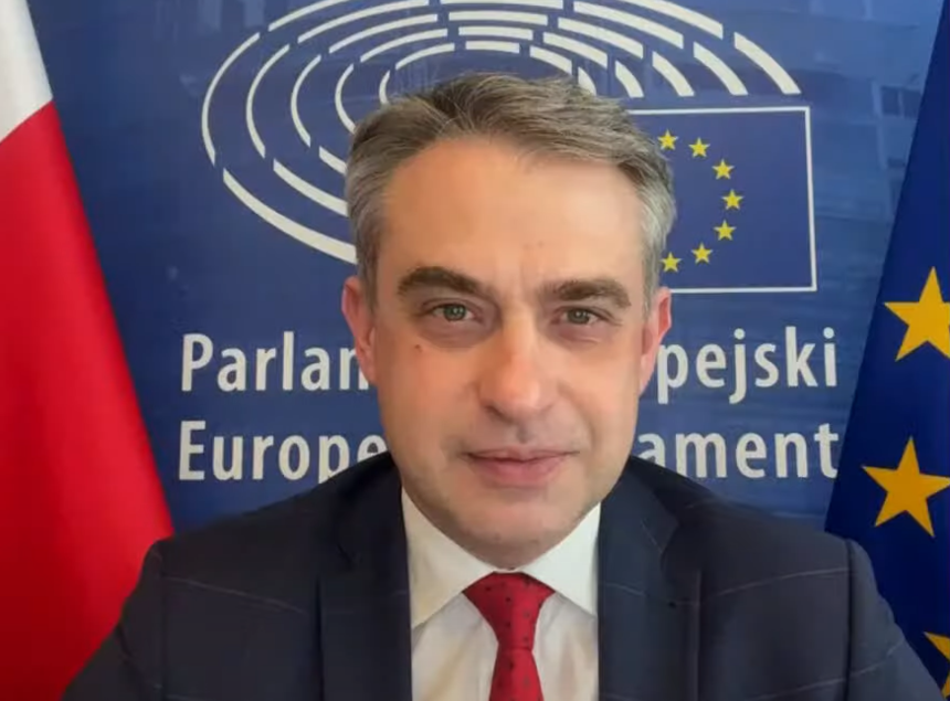 Krzysztof Gawkowski