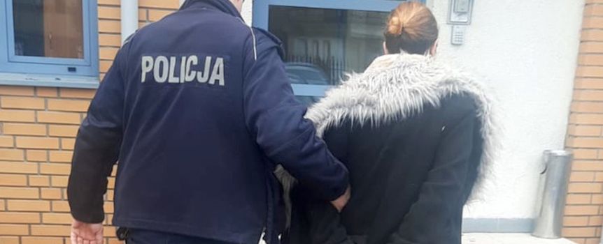 Józefów. Matka zostawiła małe dzieci 