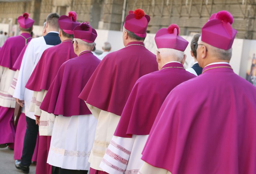 Będzie kolejnych 15 zawiadomień na biskupów tuszujących pedofilię