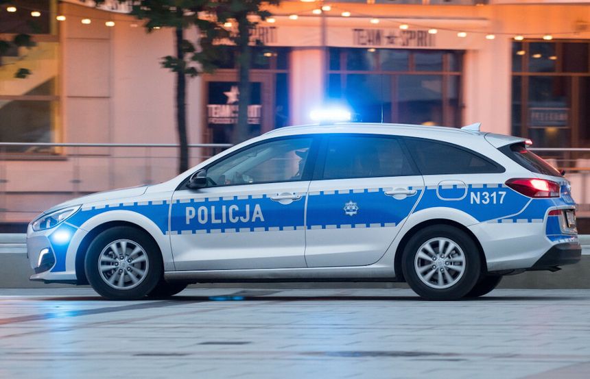 Atak nożownika w centrum Warszawy. Ranni w szpitalu