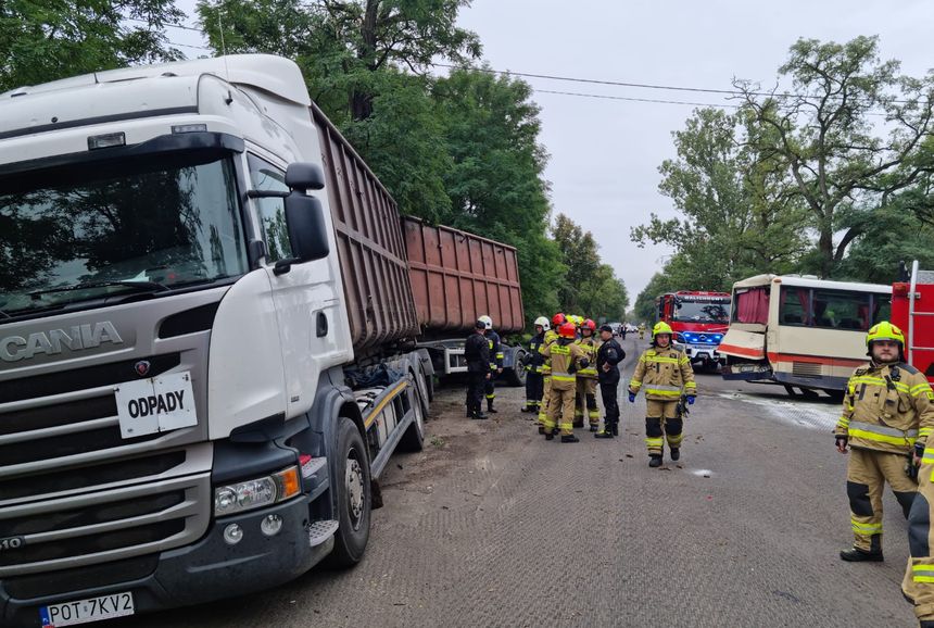 Wypadek autobusu szkolnego