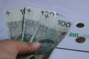 Zasiłki także dla dłużników. Są dwa warunki