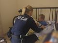 Policjantka zaopiekowała się 2,5-latkiem