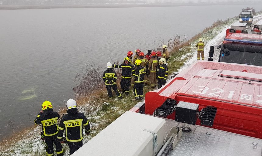 Samochód wjechał do Wisły