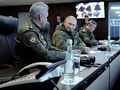 Walerij Gierasimow, Władimir Putin i Siergiej Szojgu przyglądają się ćwiczeniom wojskowym "Wostok 2022"
