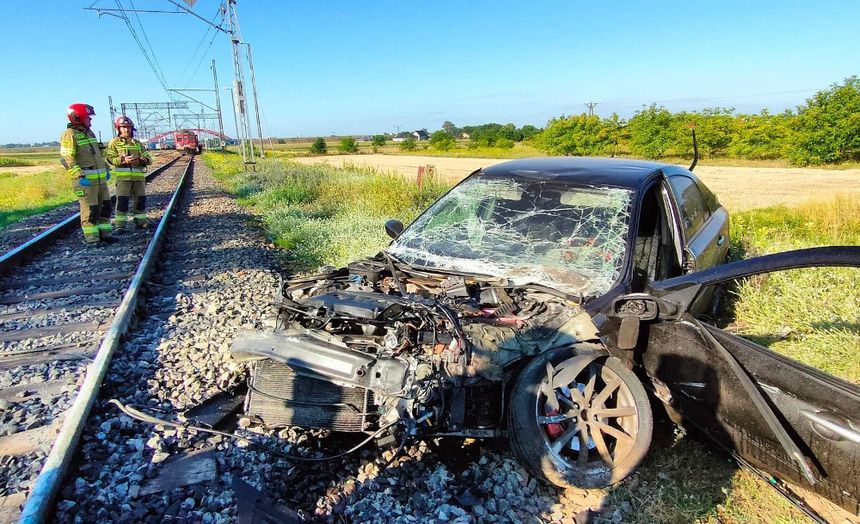 25-latek wjechał w pociąg na Podkarpaciu