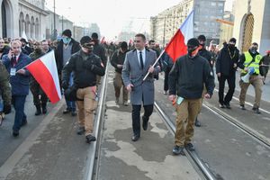 Robert Bąkiewicz na Marszu Niepodległości w 2021 roku.
