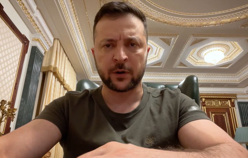 Zełenski o zniszczeniu mostu przez Ukrainę