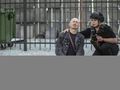 Zrozpaczony ojciec nad ciałem syna