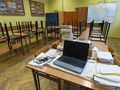 Pusta klasa w szkole