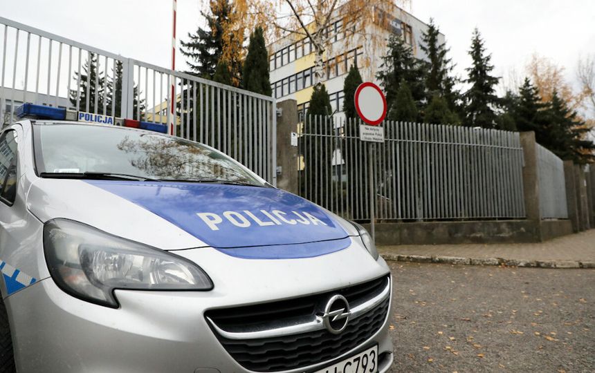 Akt oskarżenia policjanta po zastrzeleniu 21-latka w Koninie