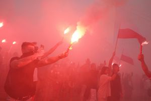 Marsz narodowców w 77. rocznicę powstania warszawskiego