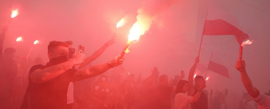 Marsz narodowców w 77. rocznicę powstania warszawskiego