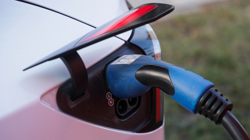 tacja ładowania pojazdów elektrycznych - materiał poglądowy