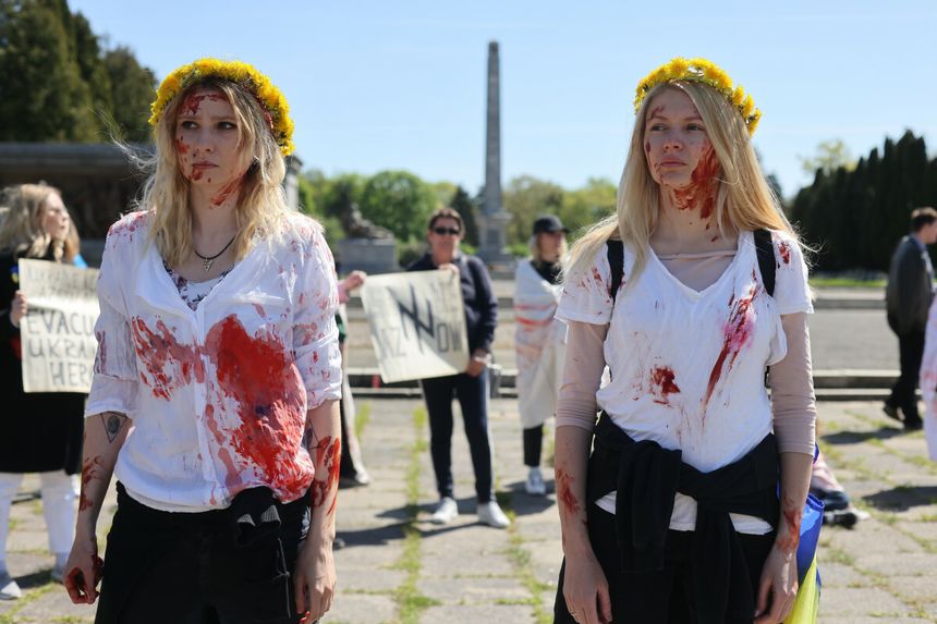Protest na terenie Mauzoleum Żołnierzy Radzieckich w Warszawie