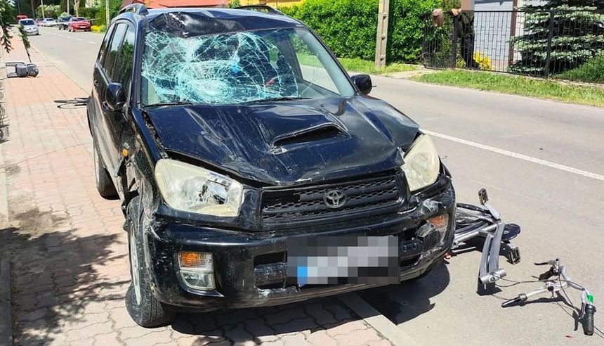 Potrącona rowerzystka z dzieckiem walczą o życie. Kierowała toyotą po pijanemu