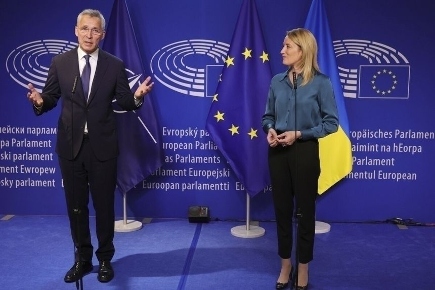 Jens Stoltenberg i Roberta Metsola