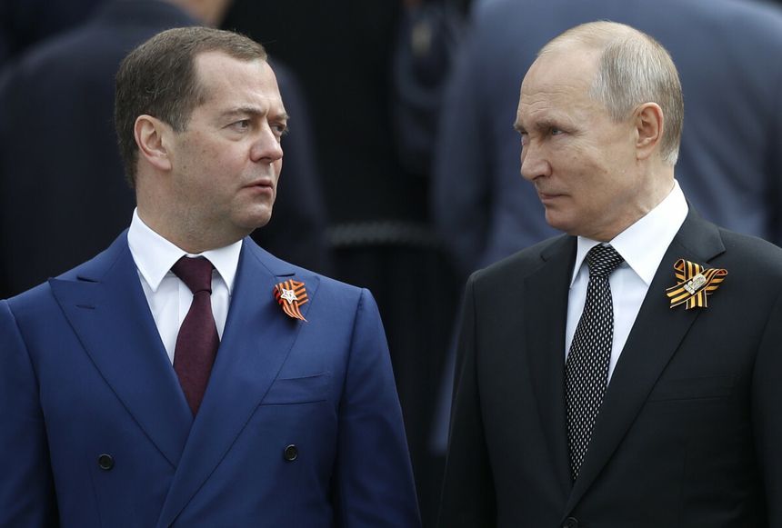 Dmitrij Miedwiediew i Władimir Putin