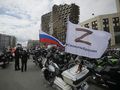 motocykle z rosyjską flagą i symbolem Z