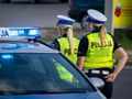 policjantki przy radiowozie