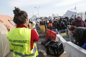 Wolontariusze na przejściu granicznym