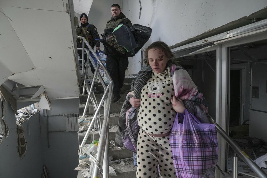 Kobieta z ostrzelanego szpitala w Mariupolu urodziła córeczkę