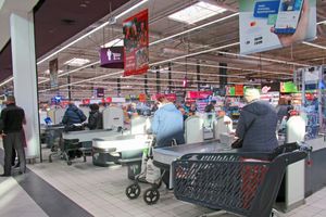 Zakaz handlu zwolni sprzedawców. Sklepy szykują drastyczną zmianę