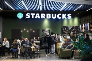 Starbucks zawiesza działalność w Rosji, a Coca-Cola i PepsiCo ograniczają sprzedaż