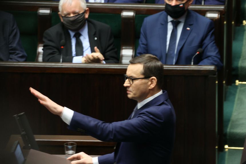 Będą zwolnienia. Kto straci pracę przez Polski Ład? Za to się odpowiada