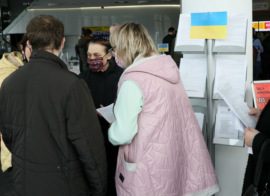 Wniosek o świadczenie dla osób pomagającym uchodźcom. Rząd wypłaci pieniądze