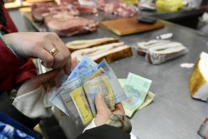 Uchodźcy wymienią hrywny w Polsce po godziwym kursie