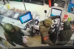 Ukraina prosi o korytarze humanitarne. Rosjanie rabują sklepy i kradną całe bankomaty