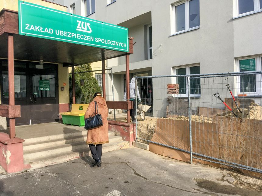 Praca zdalna to fikcja