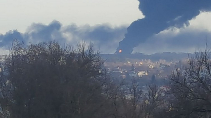 Wasylków. Płonie skład ropy
