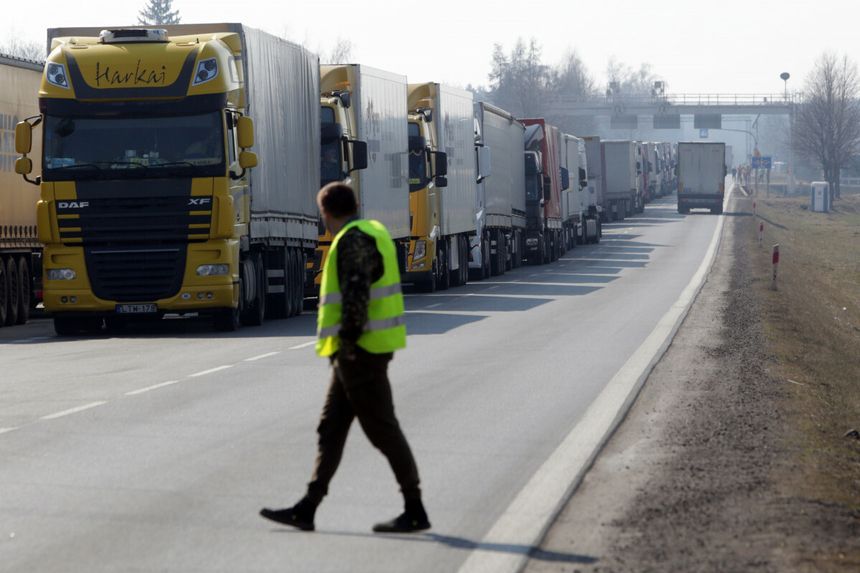 Jak zablokować tranzyt tirów do Białorusi i Rosji? To wyłączna kompetencja Unii Europejskiej