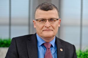 dr Paweł Grzesiowski