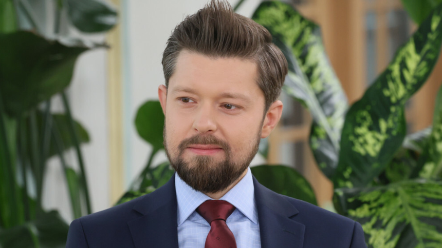 Tyle zarabiają polscy pisarze. Remigiusz Mróz liderem rankingu