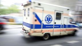 Wypadek pod Warszawą. Dachował nieoznakowany radiowóz