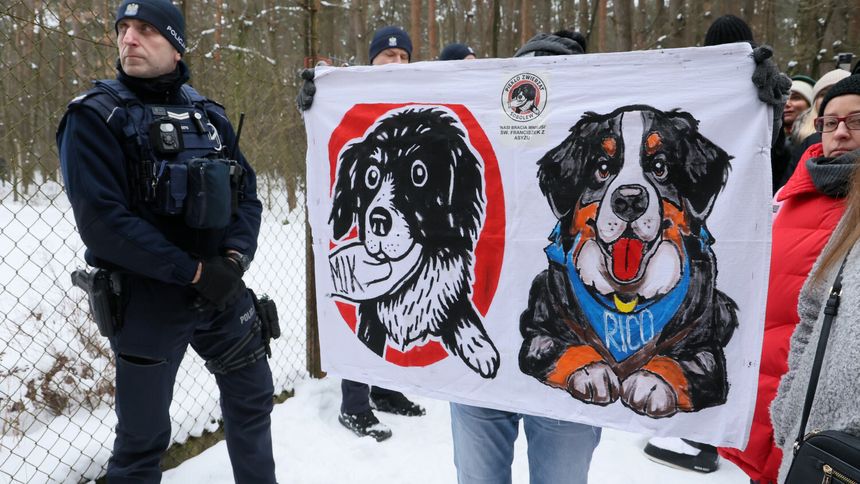 Protest przed schroniskiem dla zwierząt 